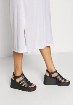 Nmmaiden Dress Curve - Jerseyjurk - Bright White -Noisy May af00e54d2f574c36971751a7a3a25edc