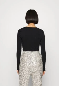 Noisy May Petite Nmkerry Corset Cropped - Longsleeve - Black -Noisy May b16ae6046644432793344c2d2a8a2a68