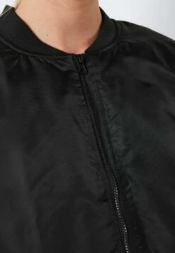 Noisy May Bomberjacks - Black -Noisy May b28e0dea838f41f6aeda8357517897aa