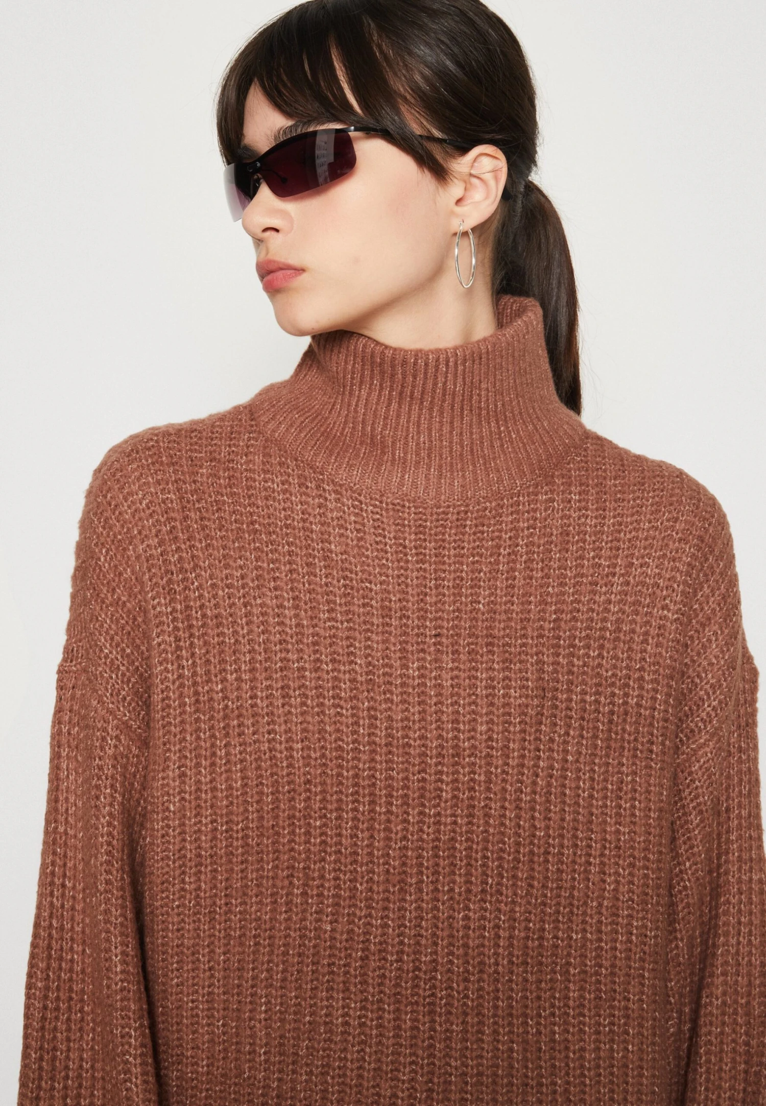 Noisy May Nmrobina High Neck Dress - Gebreide Jurk - Cognac 6 Noisy May Nmrobina High Neck Dress - Gebreide Jurk - Cognac - Afbeelding 4