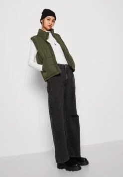 Noisy May Nmdalcon Short - Bodywarmer - Kombu Green -Noisy May b5bb4c91c0714180bfd55172046b0234