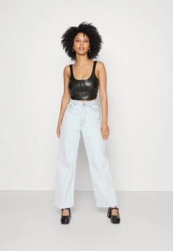 Noisy May Petite Nmpaulo Crop Top - Blouse - Black -Noisy May b6b3ef95c55946e19cd9765dd662a752