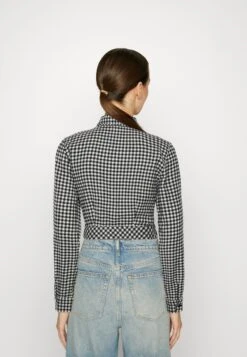 Noisy May Nmerik Overlay - Blouse - Black 9 Noisy May Nmerik Overlay - Blouse - Black -Noisy May c064c2a1fad84aba8842957899174be7