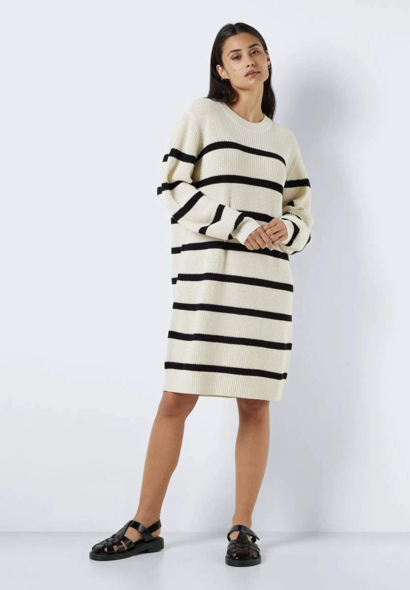 Noisy May Nmmaysa Stripe O Neck Dress - Gebreide Jurk - Eggnog/Black 4 Noisy May Nmmaysa Stripe O Neck Dress - Gebreide Jurk - Eggnog/Black - Afbeelding 2