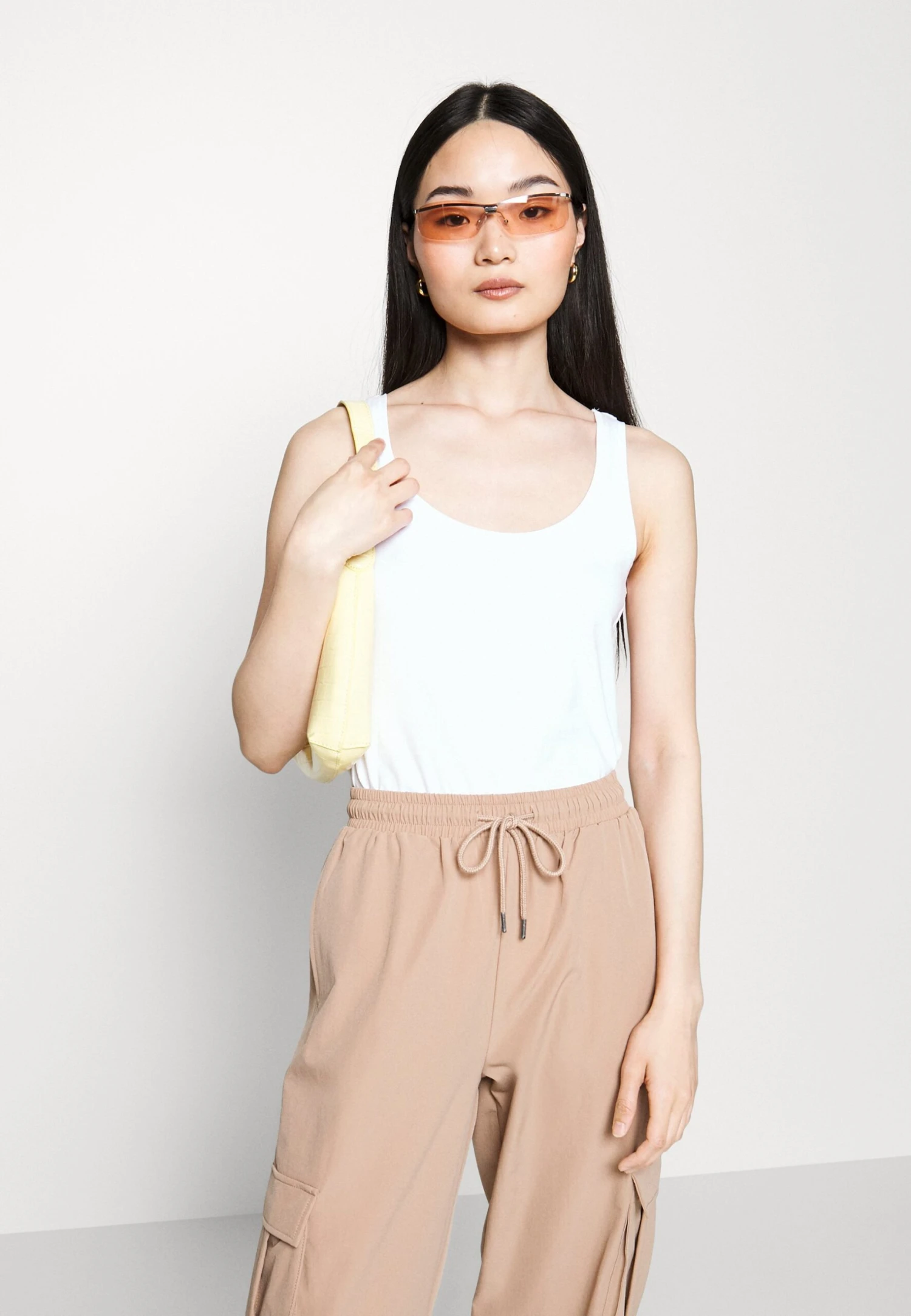 Noisy May Petite Pant Petite - Cargobroek - Beige 6 Noisy May Petite Pant Petite - Cargobroek - Beige - Afbeelding 4