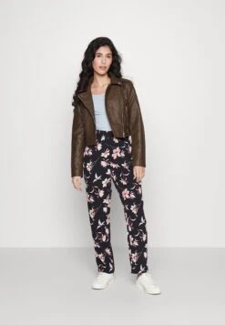 Noisy May Petite Nmpaulina Biker Jacket - Imitatieleren Jas - Demitasse 8 Noisy May Petite Nmpaulina Biker Jacket - Imitatieleren Jas - Demitasse -Noisy May c7f2935a57214de6bbf2ff0a38fe83e2