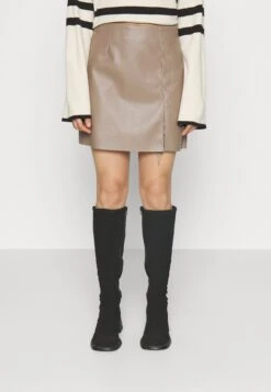 Noisy May Petite Nmclara Penny Pu Hw Slit Skirt Petite - Leren Rok - Brown