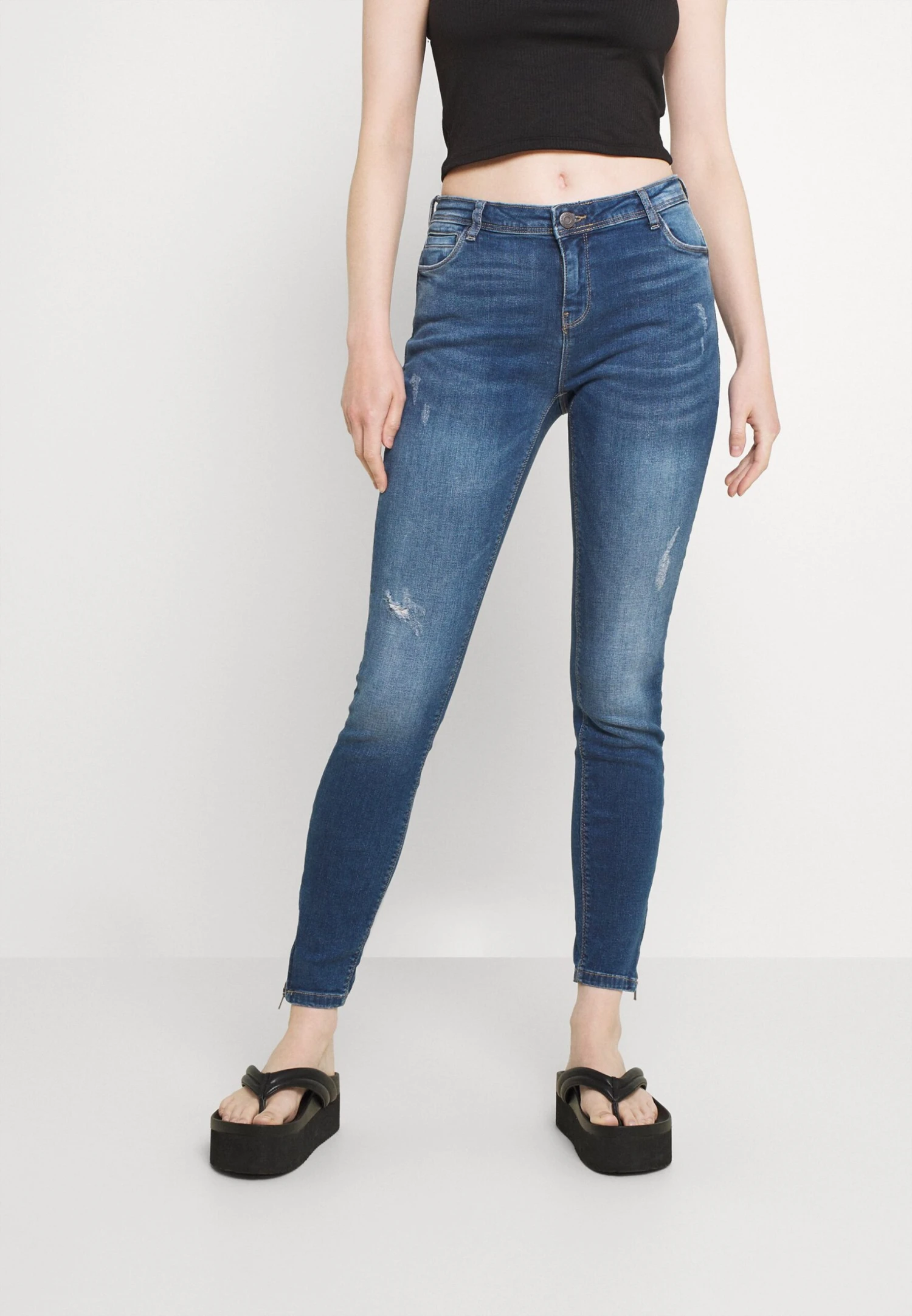 Noisy May Nmkimmy- Jeans Tapered Fit - Medium Blue Denim 3 Noisy May Nmkimmy- Jeans Tapered Fit - Medium Blue Denim