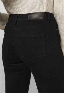 Noisy May Nmlucy - Jeans Skinny Fit - Black 11 Noisy May Nmlucy - Jeans Skinny Fit - Black -Noisy May cfba3562e30a476f97144397ea007e93