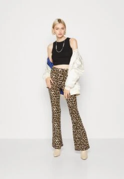 Noisy May Nmsally Pasa Pant - Broek - Black -Noisy May d227fdf450b044d29119de8e8e0e1970