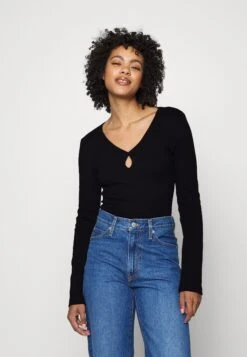 Noisy May Nmmaya Vneck Keyhole - Longsleeve - Black