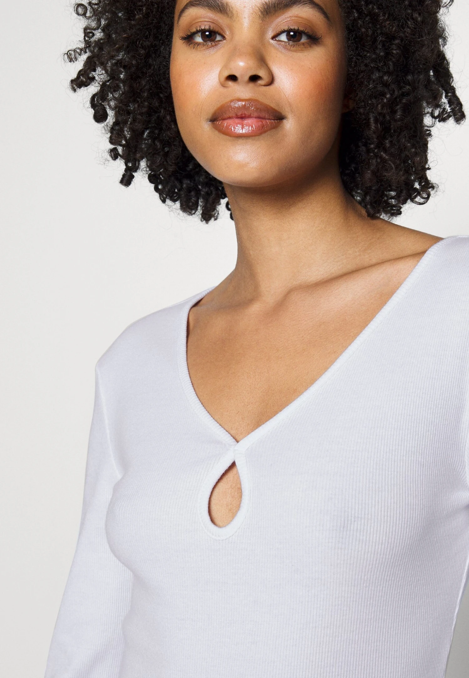 Noisy May Nmmaya Vneck Keyhole - Longsleeve - Bright White 8 Noisy May Nmmaya Vneck Keyhole - Longsleeve - Bright White - Afbeelding 6