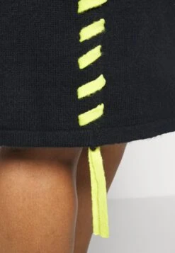 Nmdonna High Neck - Gebreide Jurk - Black/Sulphur Spring -Noisy May d4a754c91d90423db8677a0abf950825