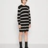 Noisy May Nmmaysa Stripe O Neck Dress - Gebreide Jurk - Black/Eggnog -Noisy May d8b9c831d64545cc8aeb2ca7fb13214d