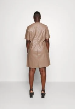 Nmhill Short Dress Curve - Jurk - Leafless Tree 11 Nmhill Short Dress Curve - Jurk - Leafless Tree -Noisy May daf7253e88cb4d2692a627bedc070ee6