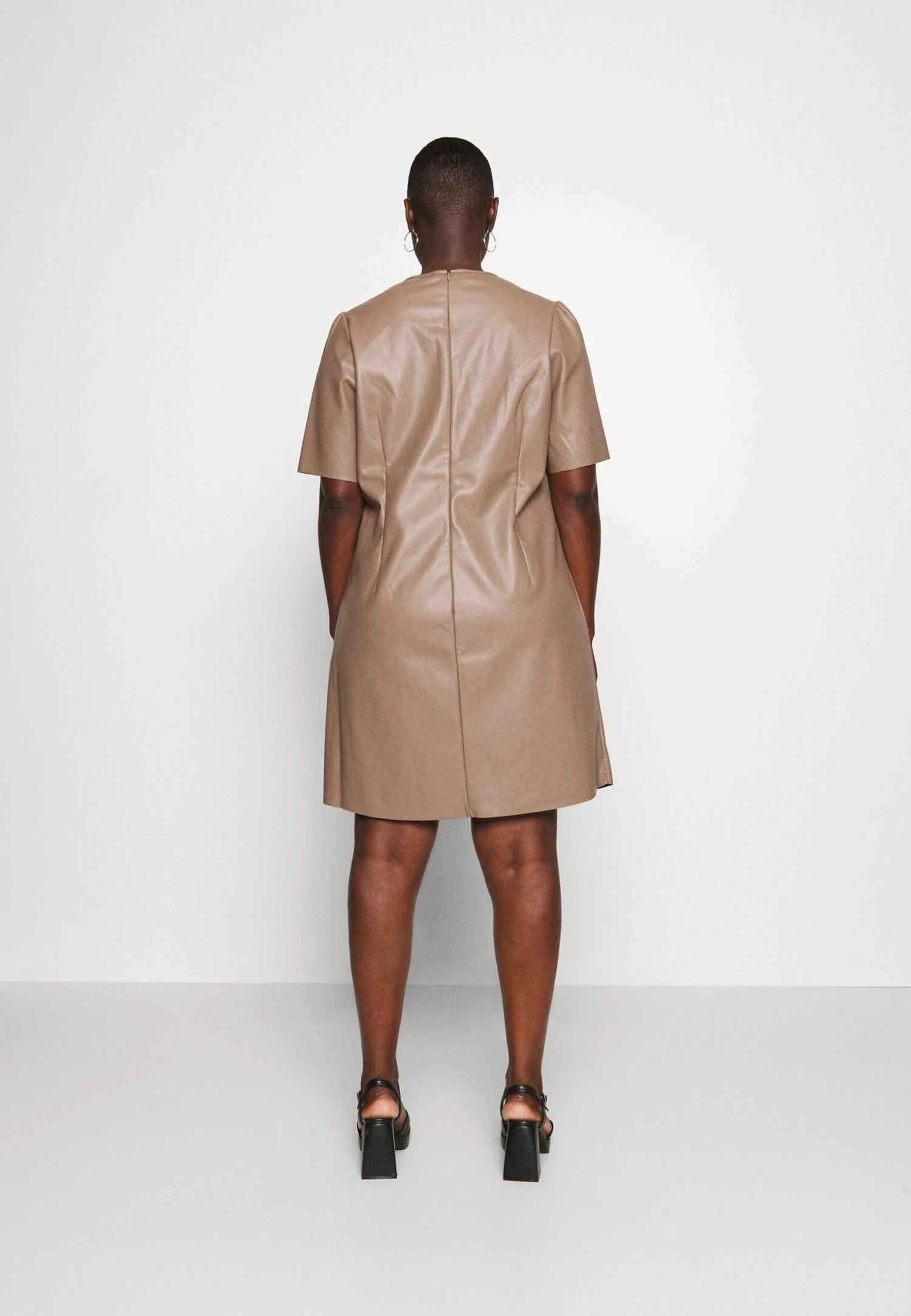 Nmhill Short Dress Curve - Jurk - Leafless Tree 5 Nmhill Short Dress Curve - Jurk - Leafless Tree - Afbeelding 3