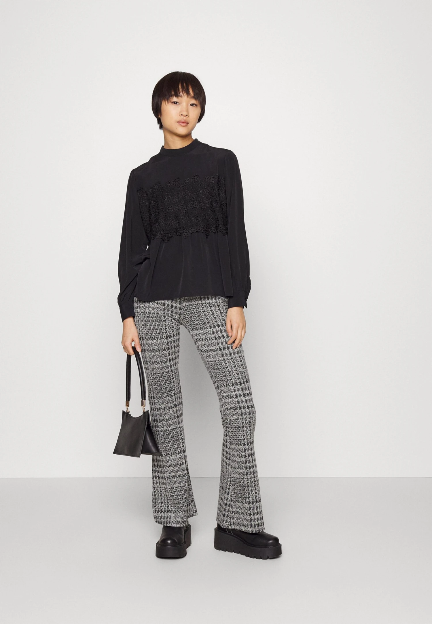 Noisy May Petite Nmtowny Pant- Broek - Black 4 Noisy May Petite Nmtowny Pant- Broek - Black - Afbeelding 2