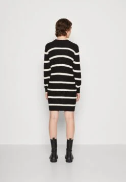 Noisy May Nmmaysa Stripe O Neck Dress - Gebreide Jurk - Black/Eggnog 10 Noisy May Nmmaysa Stripe O Neck Dress - Gebreide Jurk - Black/Eggnog -Noisy May df6409cf3a71491495870a8d546bb61a