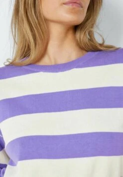 Noisy May Crop Knit Noos - Trui - Paisley Purple -Noisy May dfdbd12b86574b03a913afe0088862eb