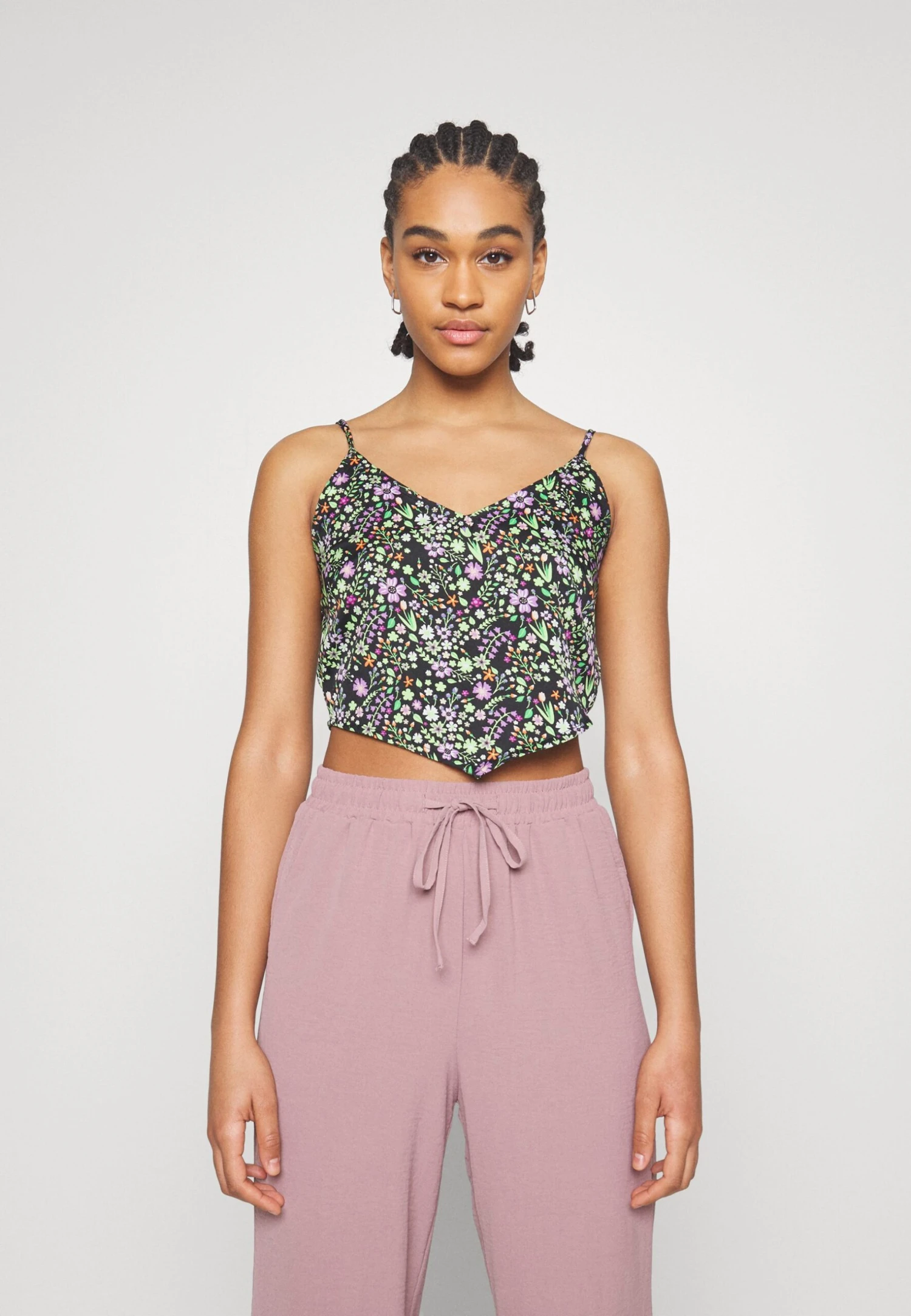 Noisy May Singlet Crop - Top - Black 3 Noisy May Singlet Crop - Top - Black