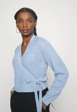 Noisy May Petite Nmbarley Wrap - Trui - Serenity -Noisy May eb5b038d8d1647f786c9f3260f3c36bf