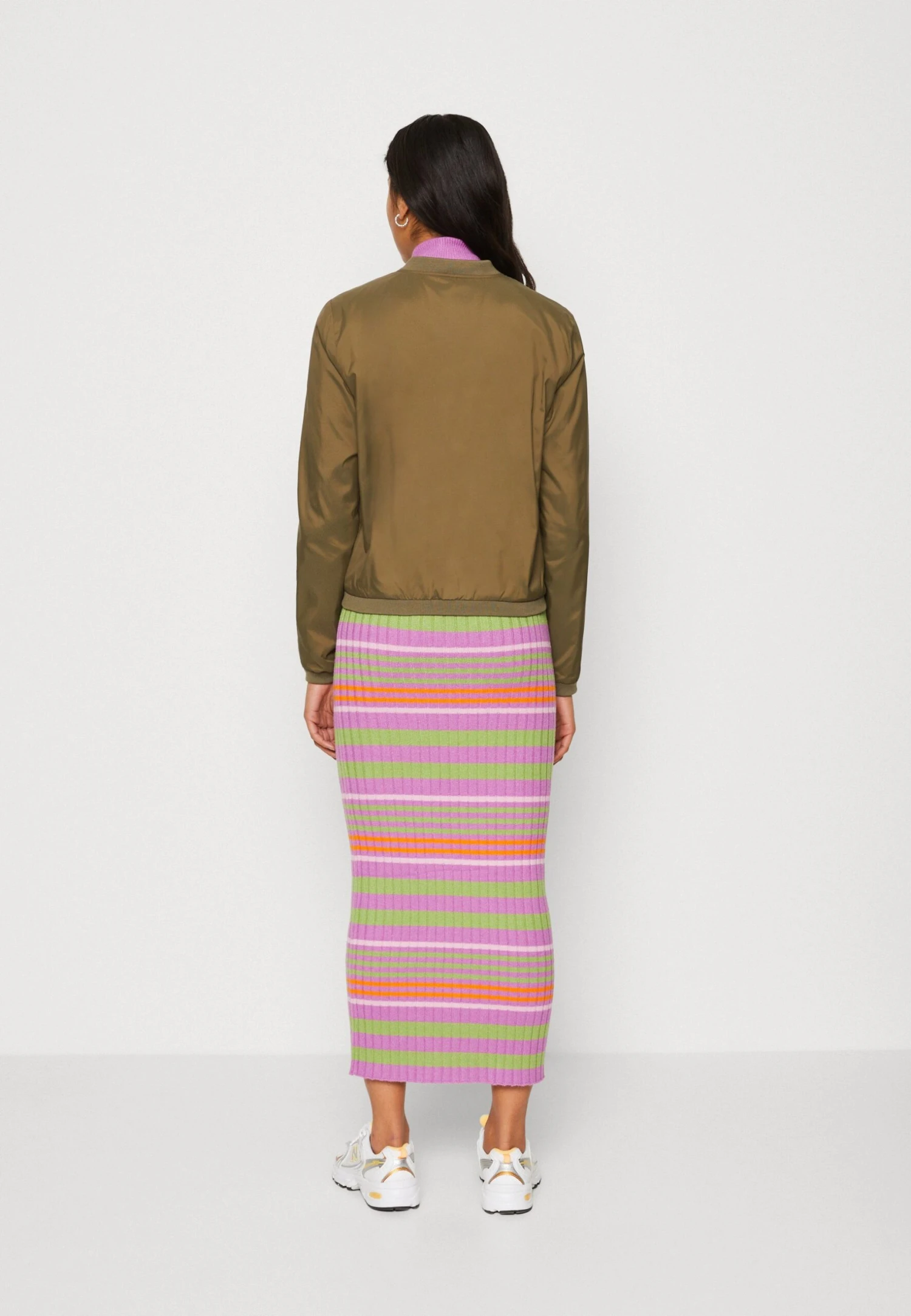 Noisy May Nmluana Jacket - Bomberjacks - Kalamata 5 Noisy May Nmluana Jacket - Bomberjacks - Kalamata - Afbeelding 3