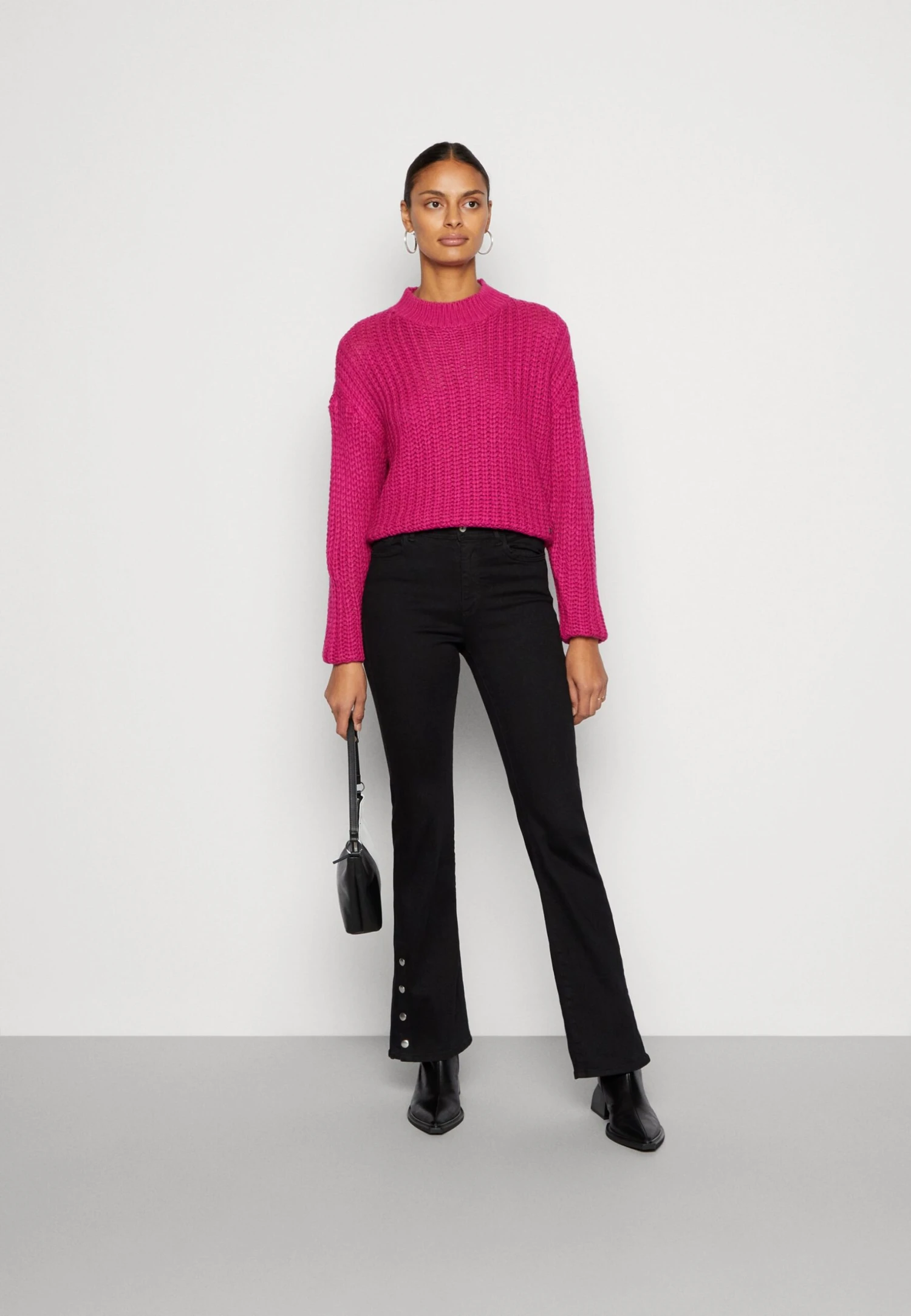 Noisy May Nmharley- Trui - Festival Fuchsia 4 Noisy May Nmharley- Trui - Festival Fuchsia - Afbeelding 2