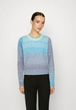 Noisy May Nmrita- Trui - Moonlit Ocean