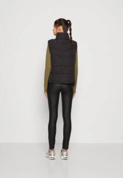 Noisy May Nmdalcon Short - Bodywarmer - Black -Noisy May f4715a3c473e44459a191bad840046b3