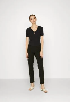 Noisy May Maya O Neck Cutout Noos - T-Shirt Print - Black 8 Noisy May Maya O Neck Cutout Noos - T-Shirt Print - Black -Noisy May f5d85f21d86e431ba998b720c6495be7