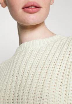 Noisy May Nmcharlie L S O Neck- Trui - Off-White -Noisy May fb2e142fc0e24441aed9aea49bbbc446