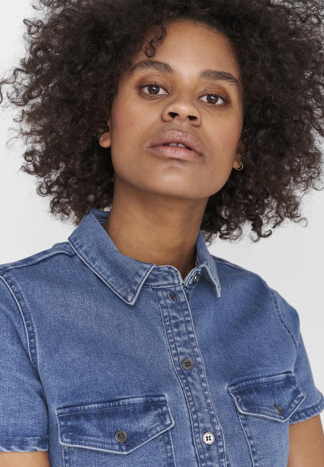 Noisy May Nmjoy Dress - Spijkerjurk - Medium Blue Denim 4 Noisy May Nmjoy Dress - Spijkerjurk - Medium Blue Denim - Afbeelding 3