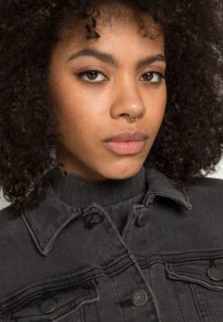 Noisy May Nmdebra Jacket - Spijkerjas - Dark Grey Denim 11 Noisy May Nmdebra Jacket - Spijkerjas - Dark Grey Denim -Noisy May fe4082a65dc1427ea72c3ec014090c51