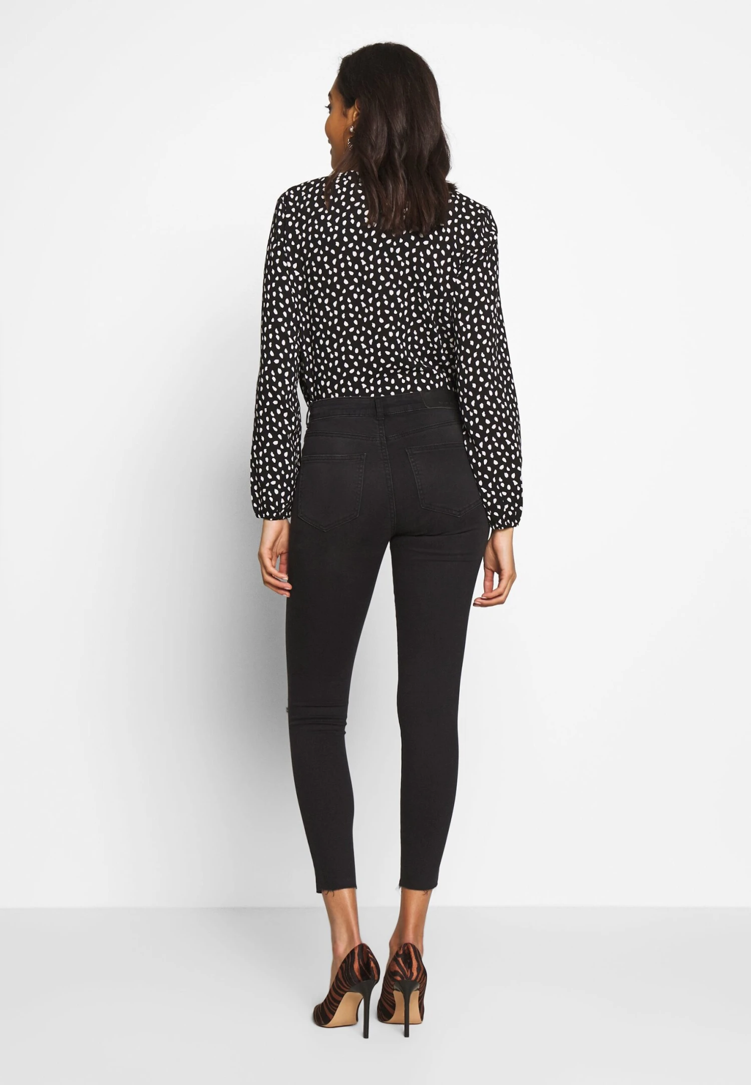 Noisy May Nmlucy- Jeans Skinny Fit - Black Denim 5 Noisy May Nmlucy- Jeans Skinny Fit - Black Denim - Afbeelding 3