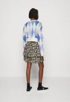 Noisy May Nmella Cropped Cardigan - Vest - Eggnog 10 Noisy May Nmella Cropped Cardigan - Vest - Eggnog -Noisy May ff01309f56d14a99998623d462e6007d